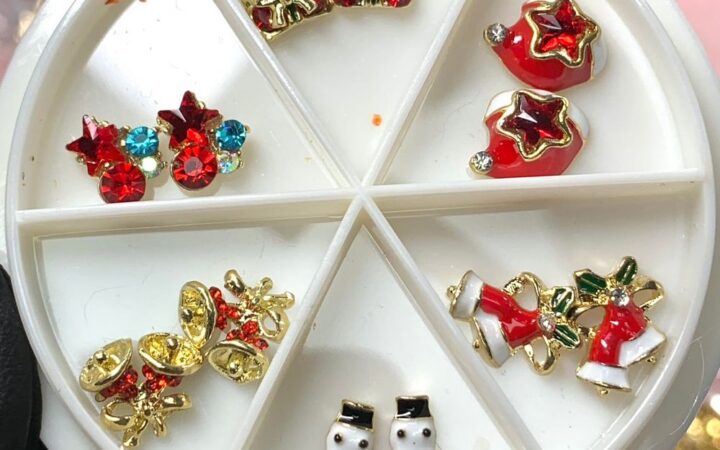 Christmas Nail Charm Set — 12 Festive 3D Charms