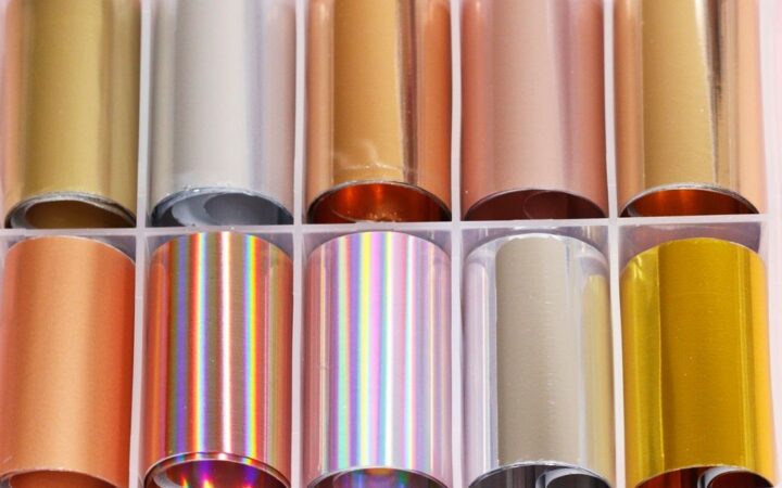 Seasonal Metallic Nail Art Foils — Trend Looks